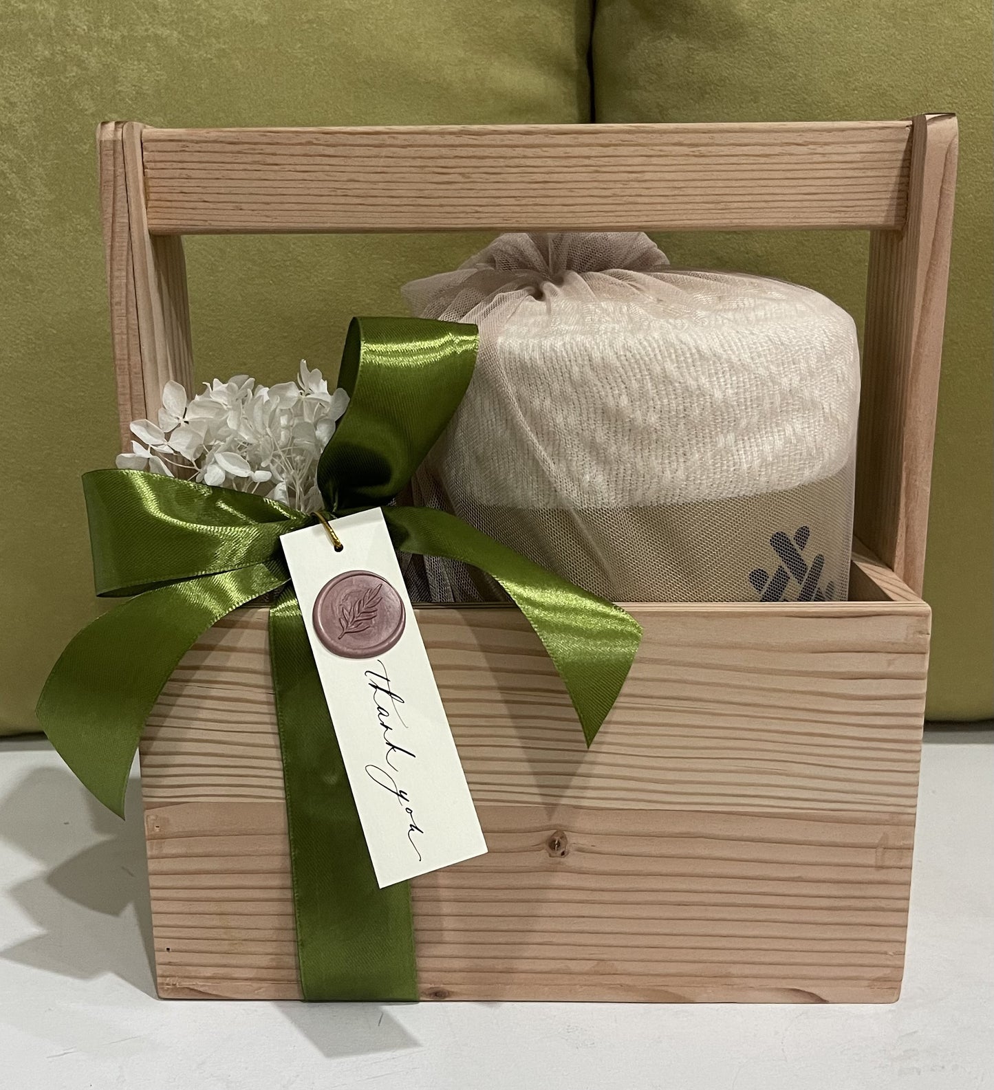 Premium: Cozy Home Wood Basket (Snackmagic)